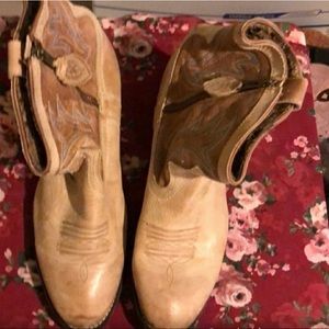 Ariat boots for leslie